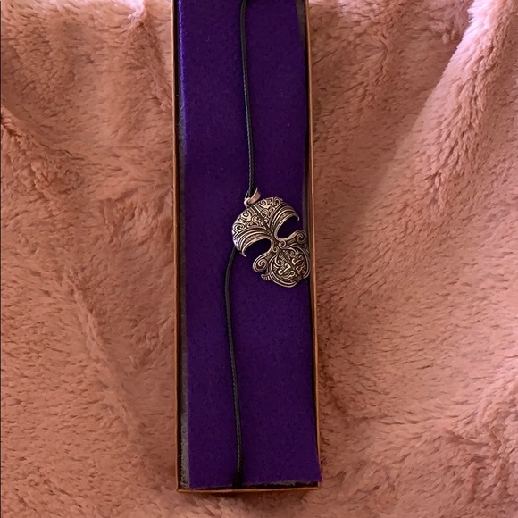 Mask Necklace - Picture 1 of 10